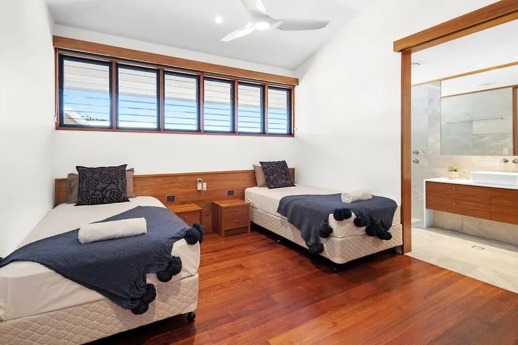 14 The Cove - Waterfront Whitsunday Home-1