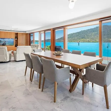 14 The Cove - Waterfront Whitsunday Home-3